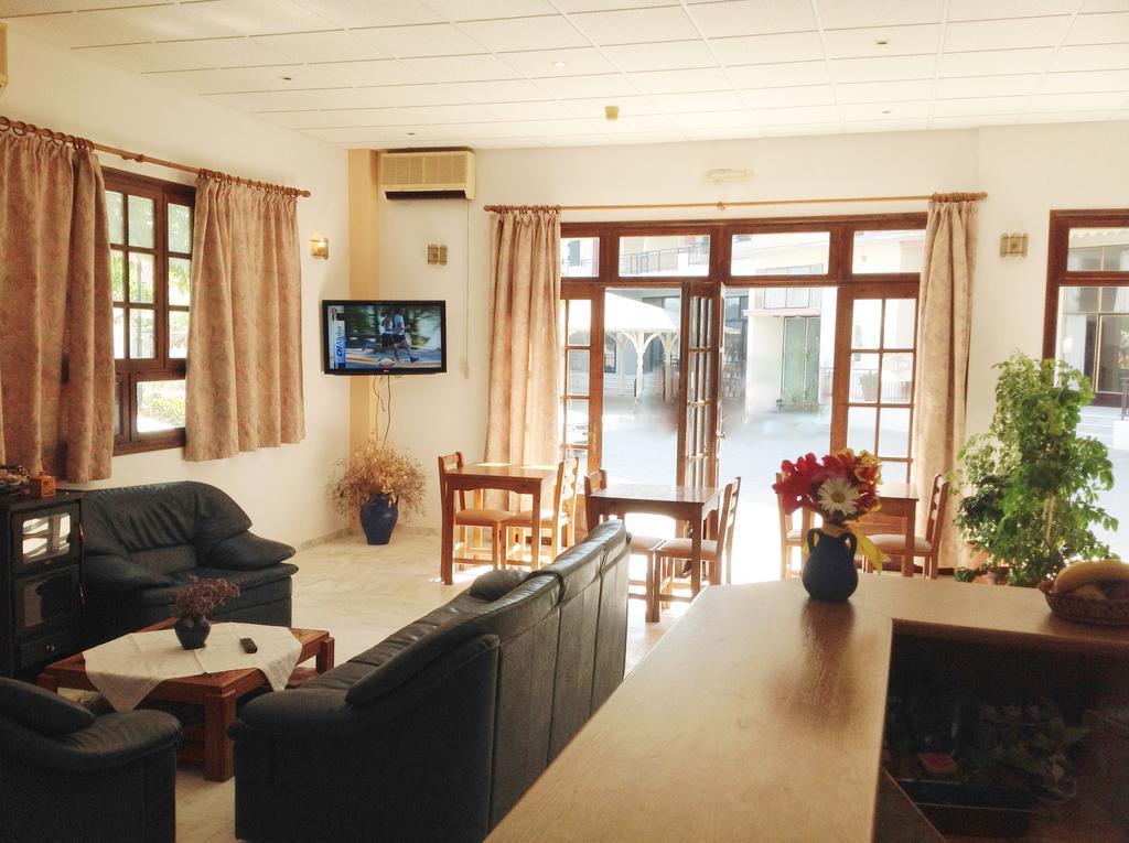 Hotel Giota 2*